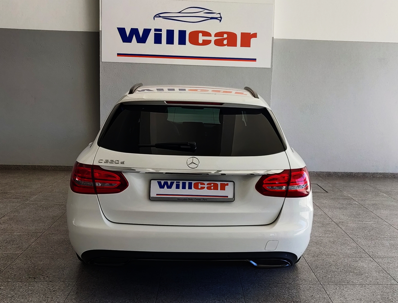 Mercedes-Benz C 220 Pack Night | Imagem 6