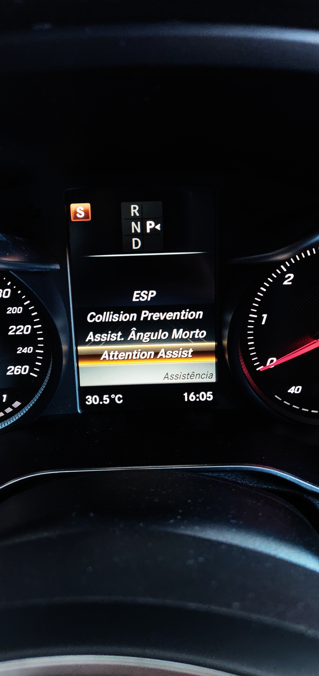 Mercedes-Benz C 220 Avantgarde | Imagem 15