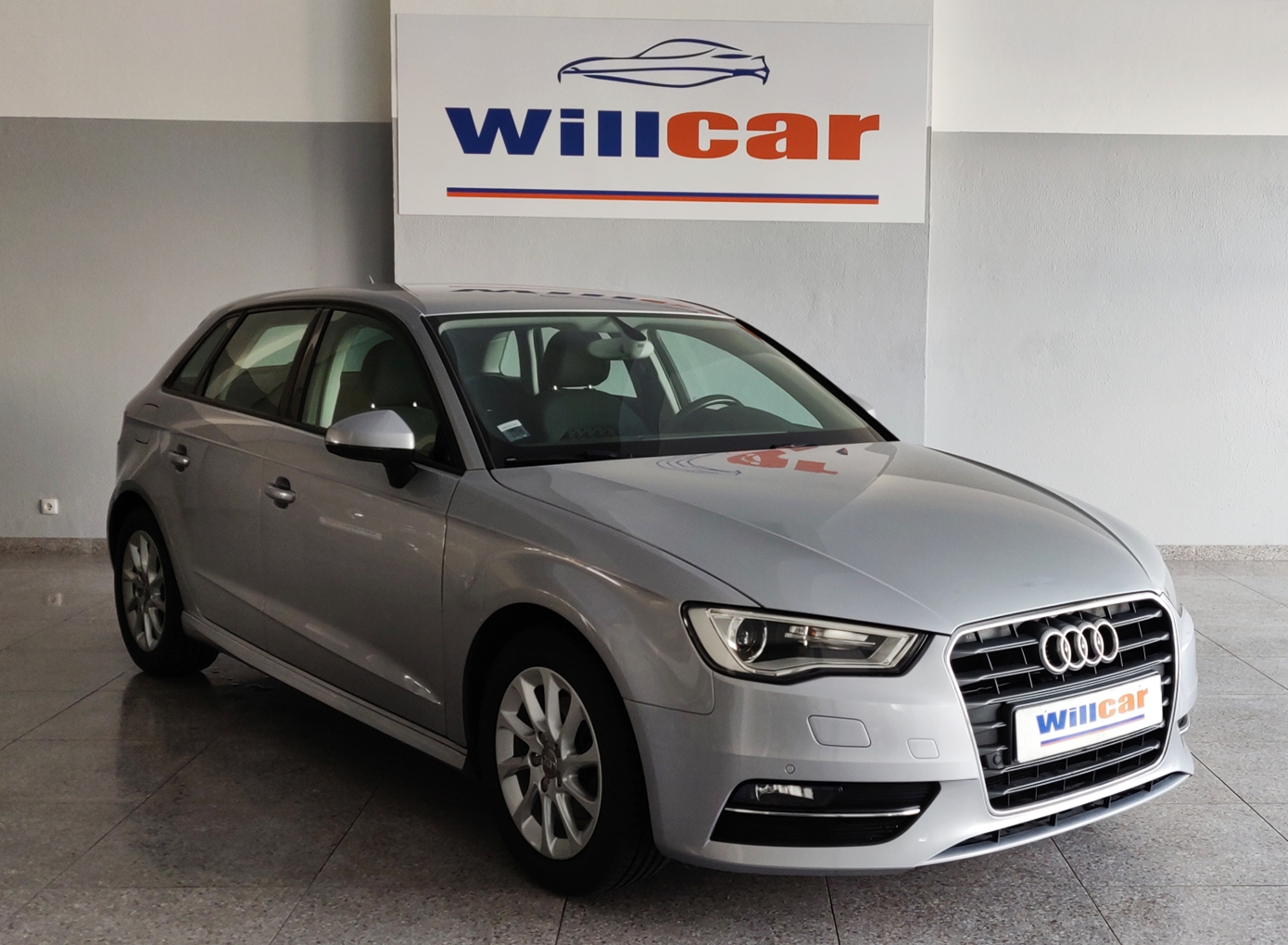 Audi A3 1.6 Sportback Ultra | Imagem 2