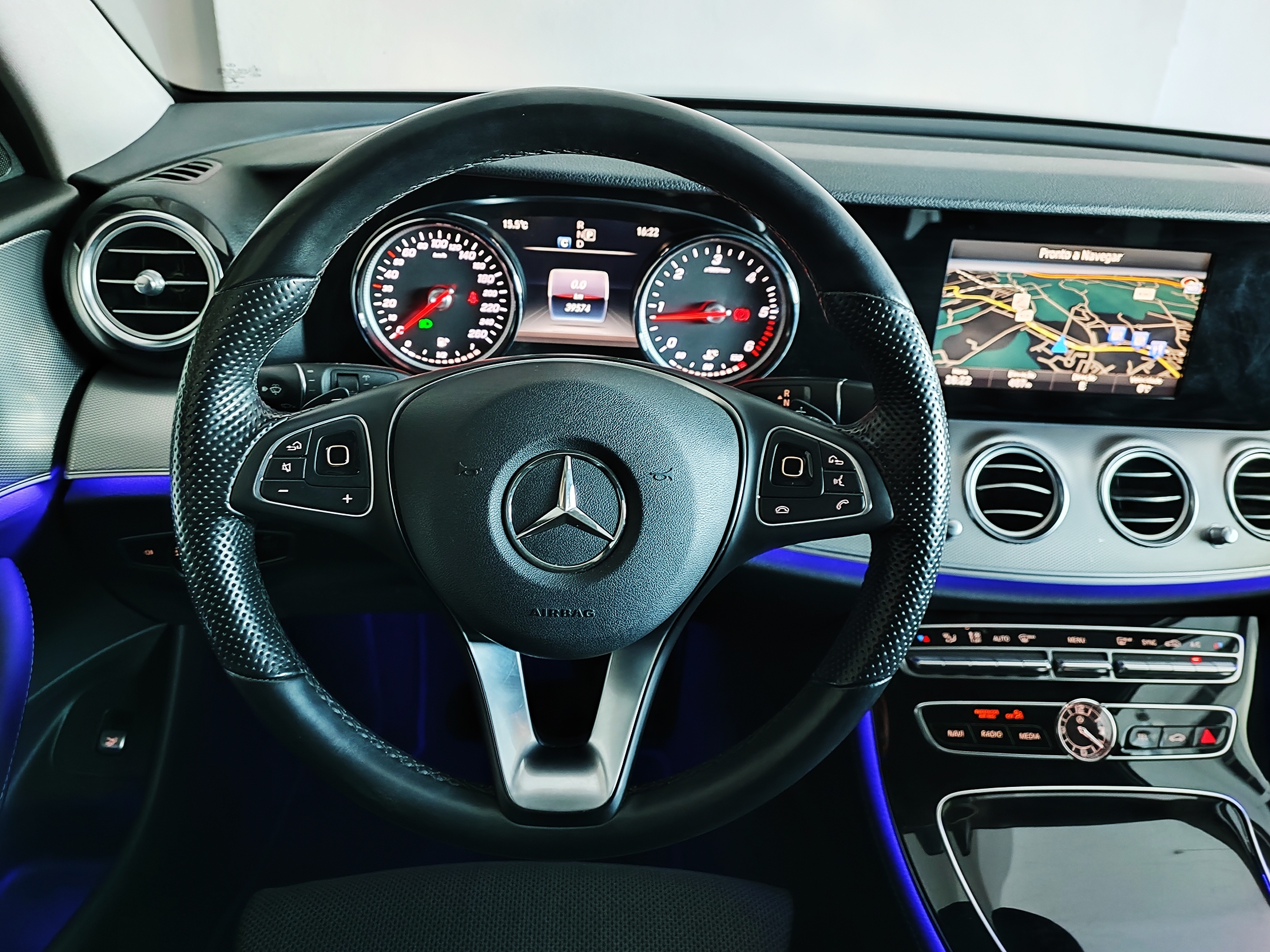 Mercedes-Benz E220 Station Avantgarde | Imagem 16