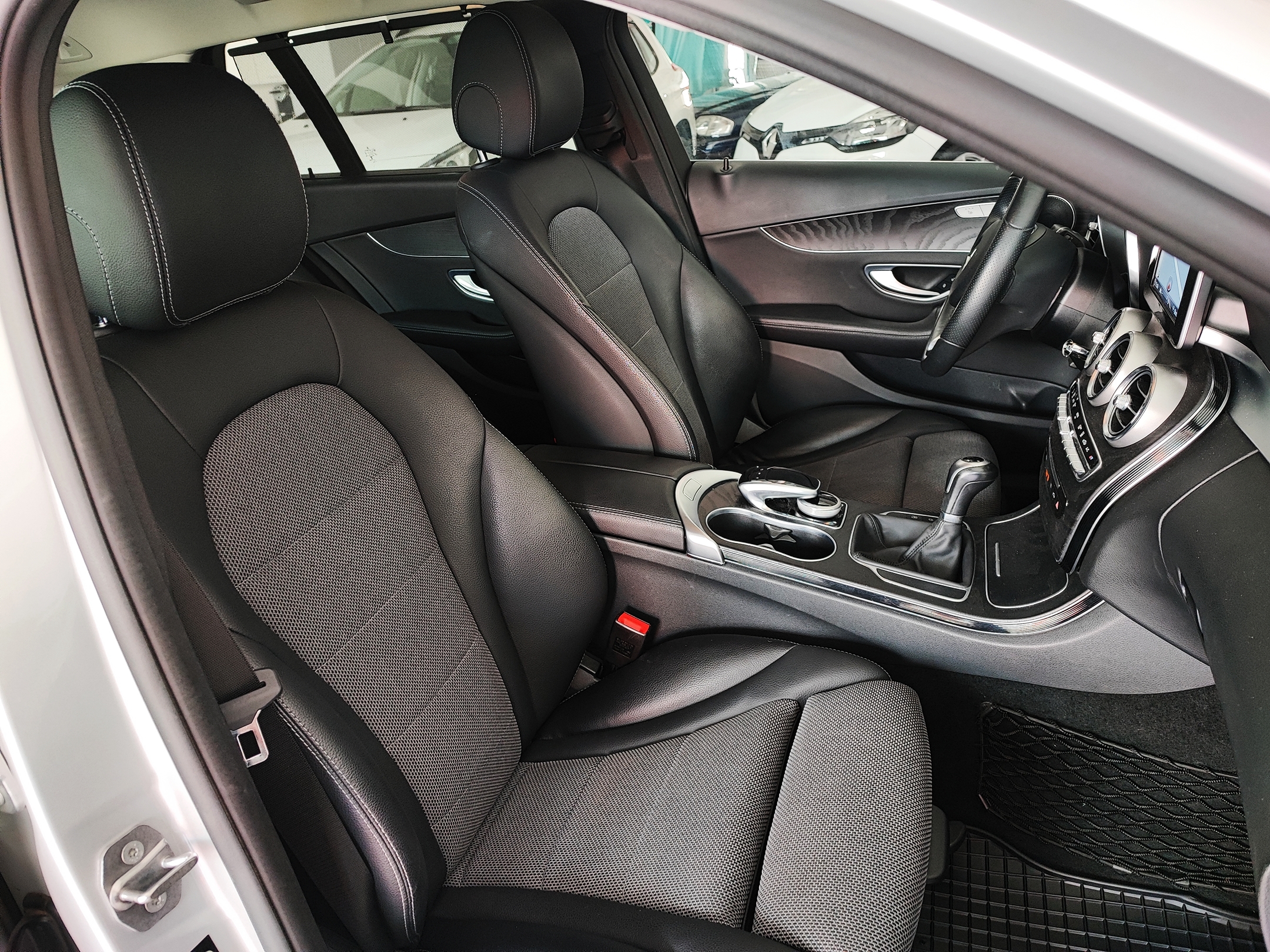 Mercedes-Benz C 220 Station Avantgarde | Imagem 15