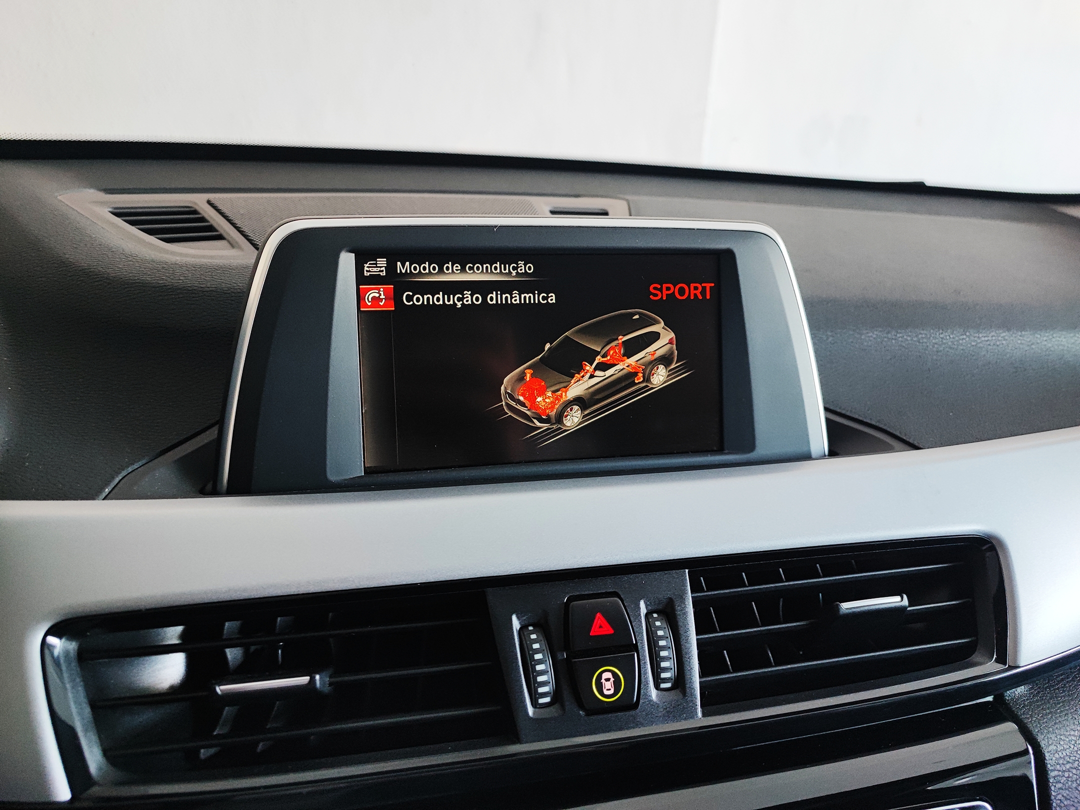 BMW X1 Sdrive 18d | Imagem 9