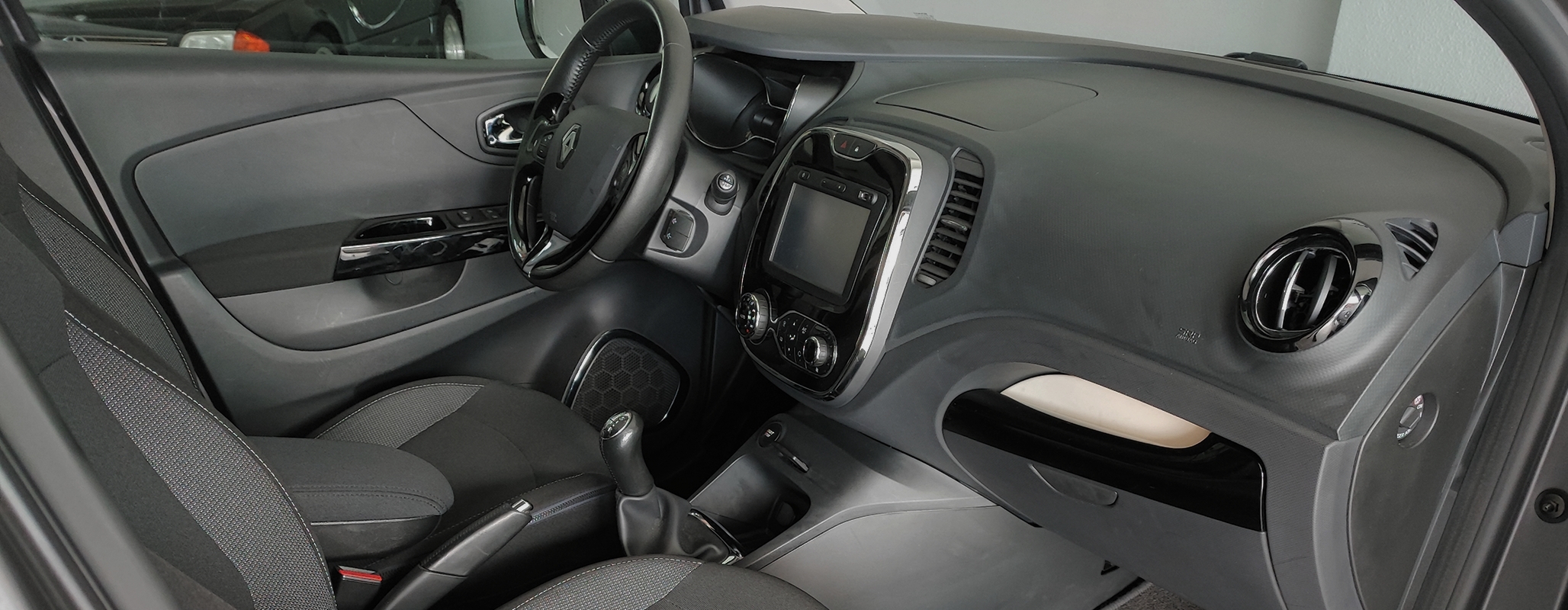 Renault Captur 1.5 Dci Exclusive | Imagem 6