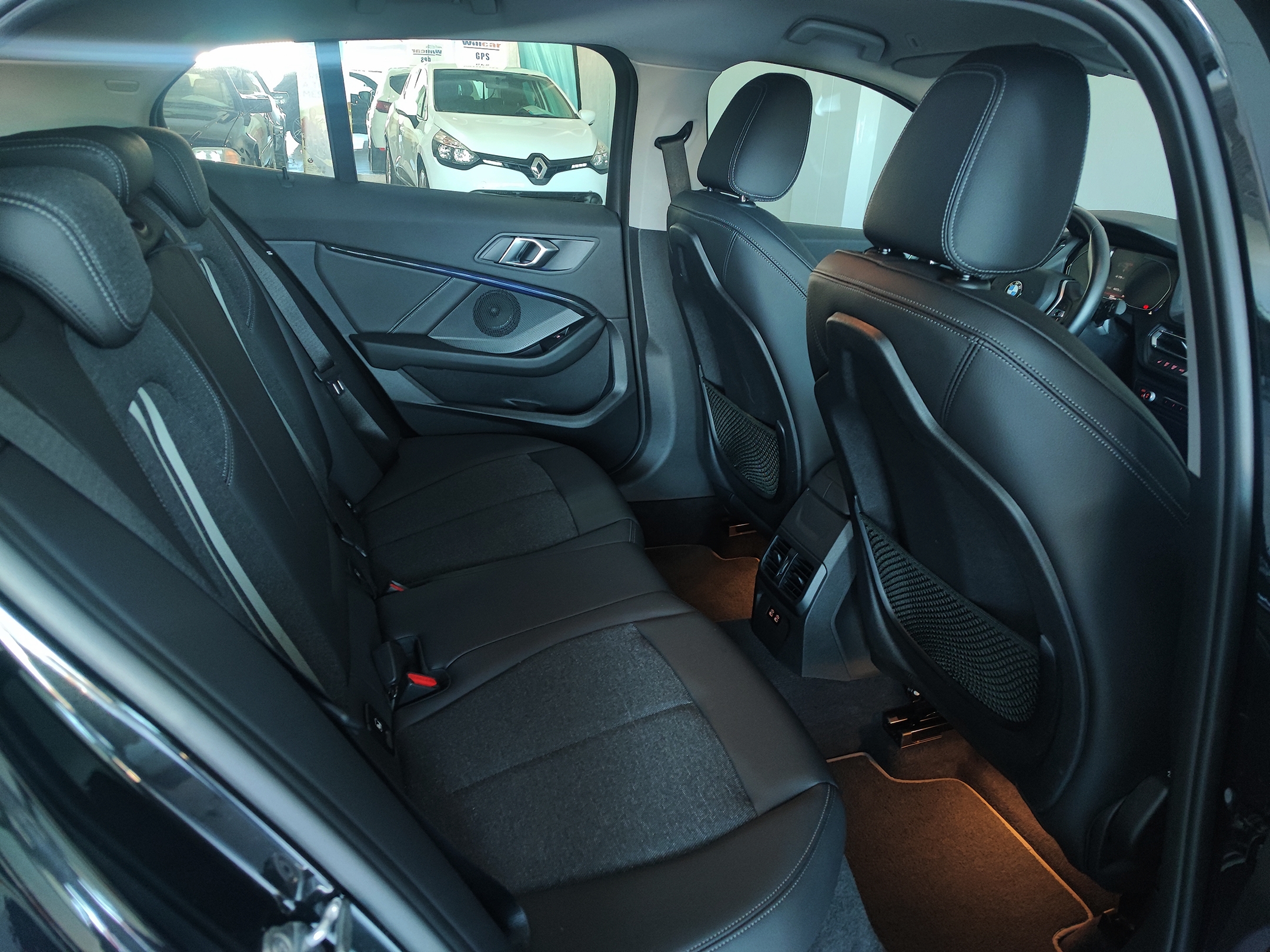 BMW 116 1.5 Advantage | Imagem 23