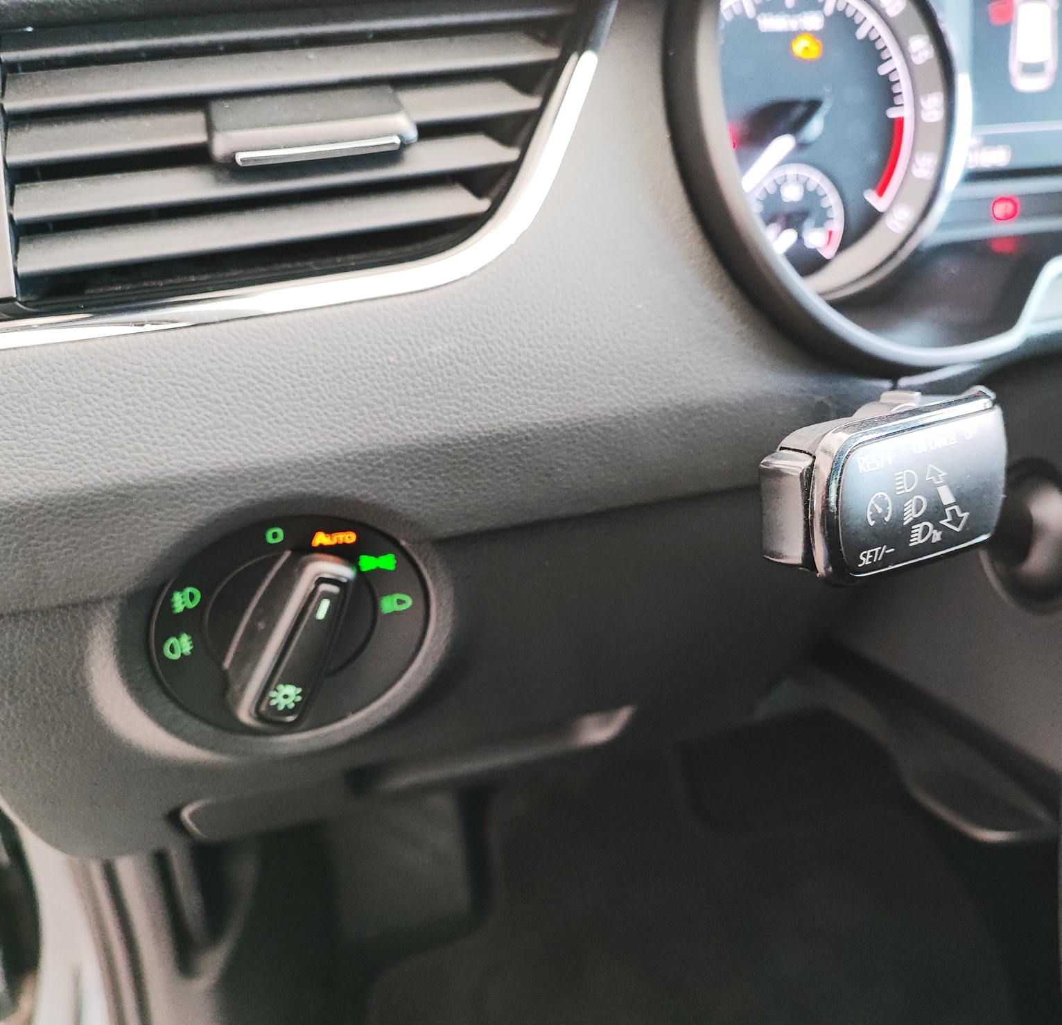 Skoda Octavia Break 1.6 Style | Imagem 17