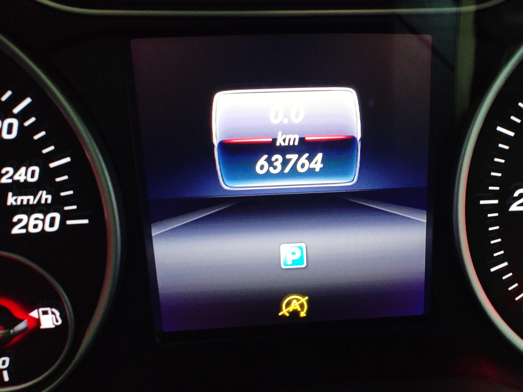 Mercedes-Benz GLA 180 d | Imagem 13