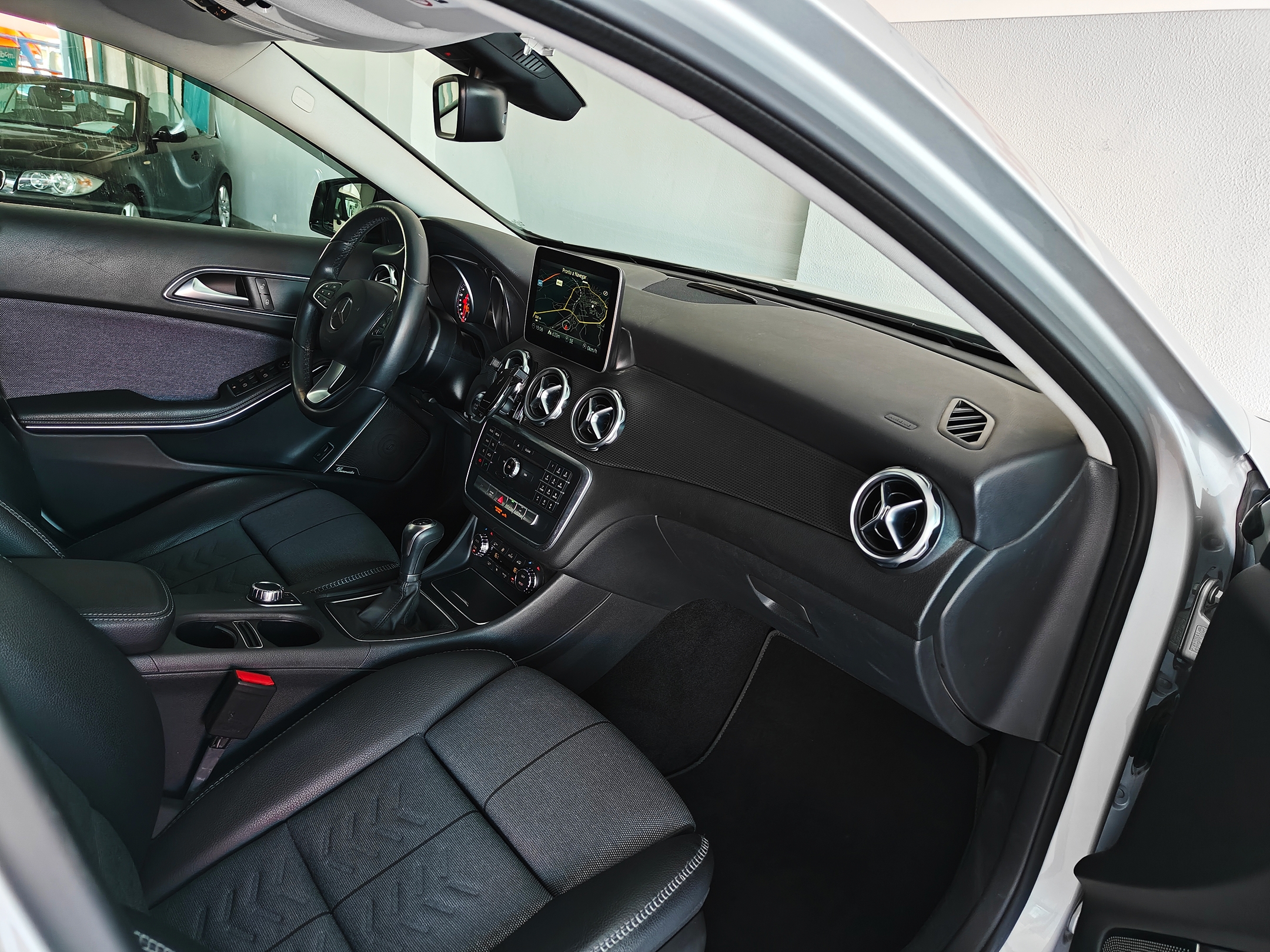 Mercedes-Benz GLA 200 Pack Night | Imagem 12