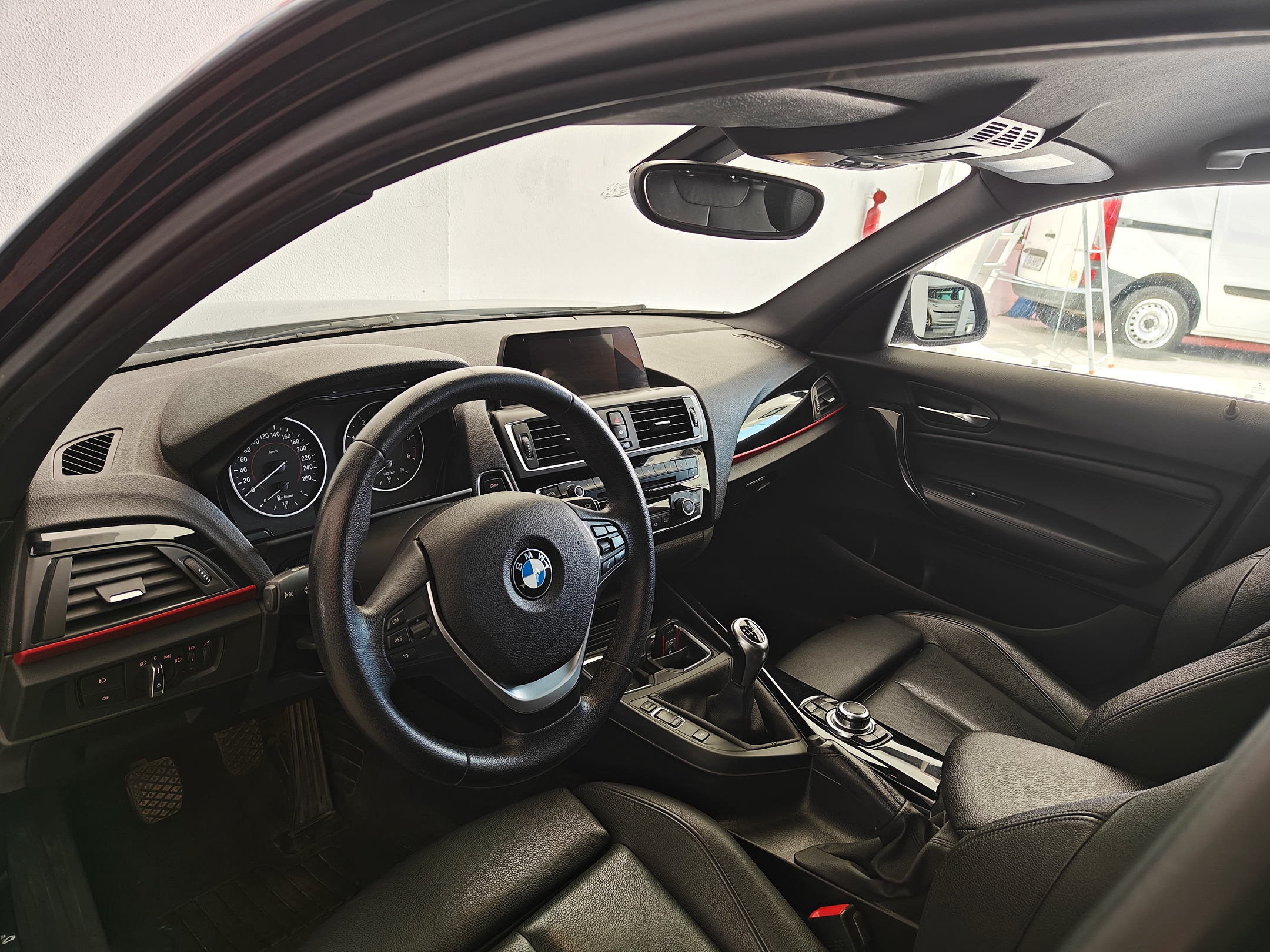 BMW 116 d Sport Line | Imagem 11