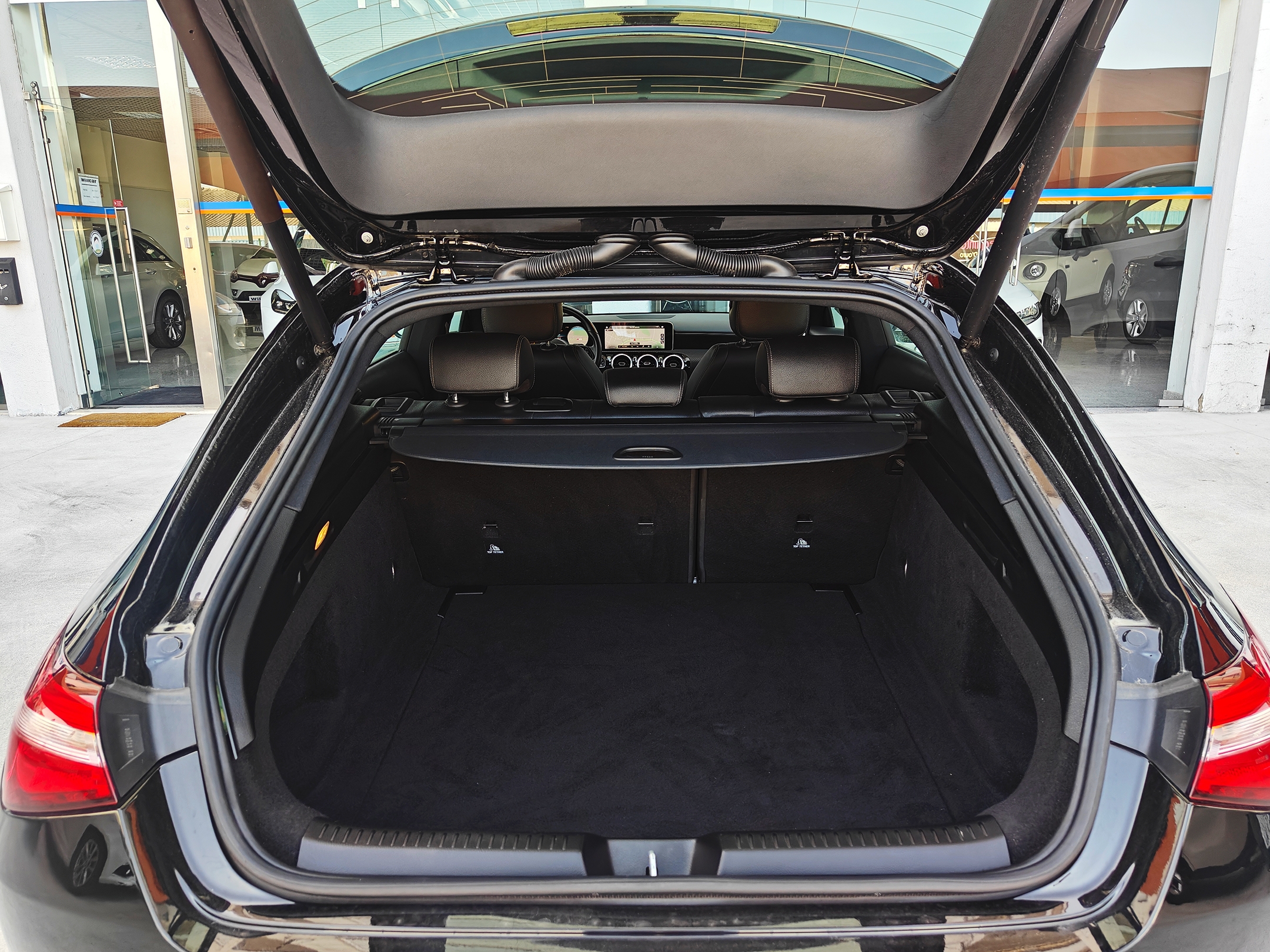 Mercedes-Benz CLA 180 Shooting brake Progressive | Imagem 10