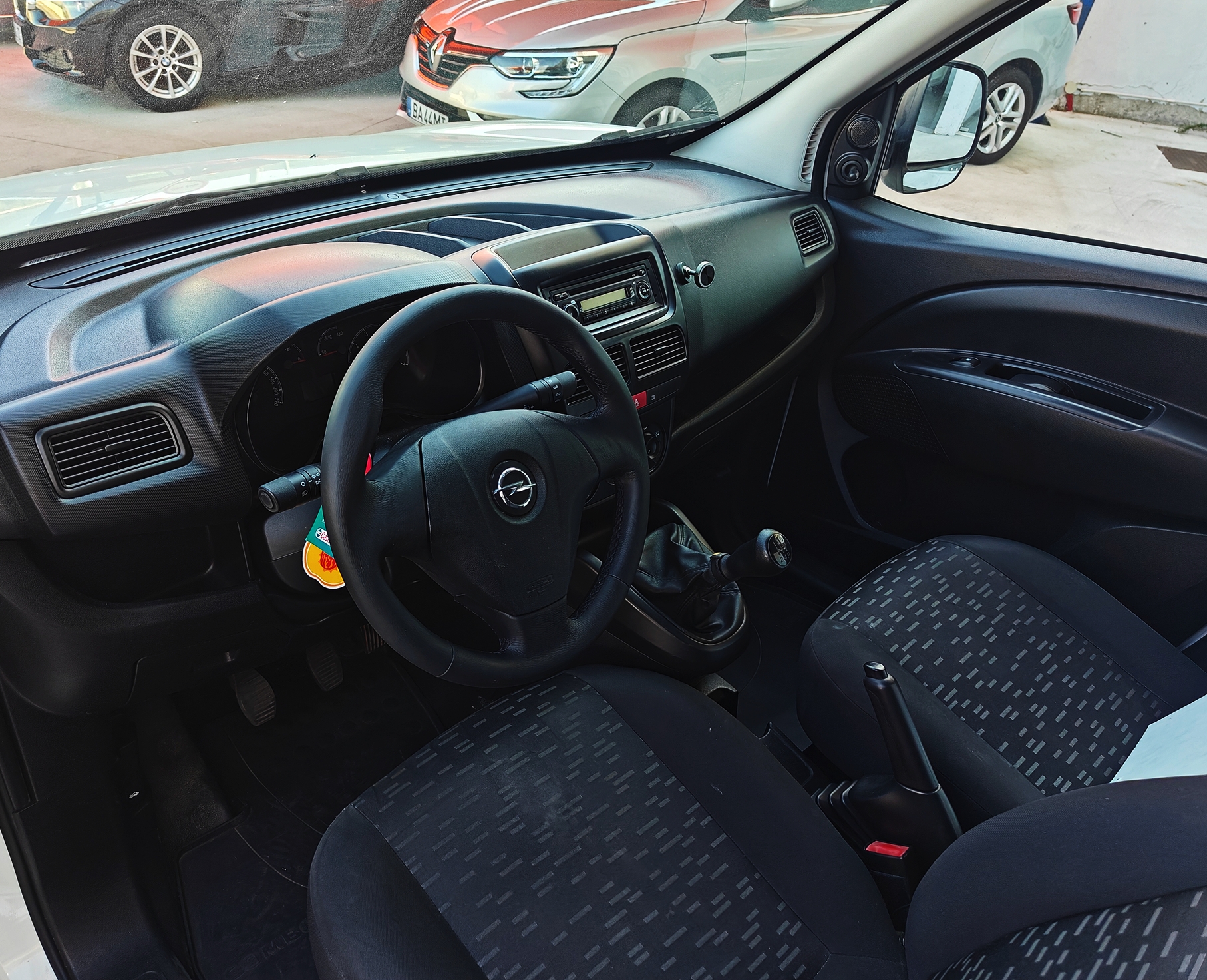 Opel Combo 1.3 IVA DEDUTÍVEL | Imagem 3