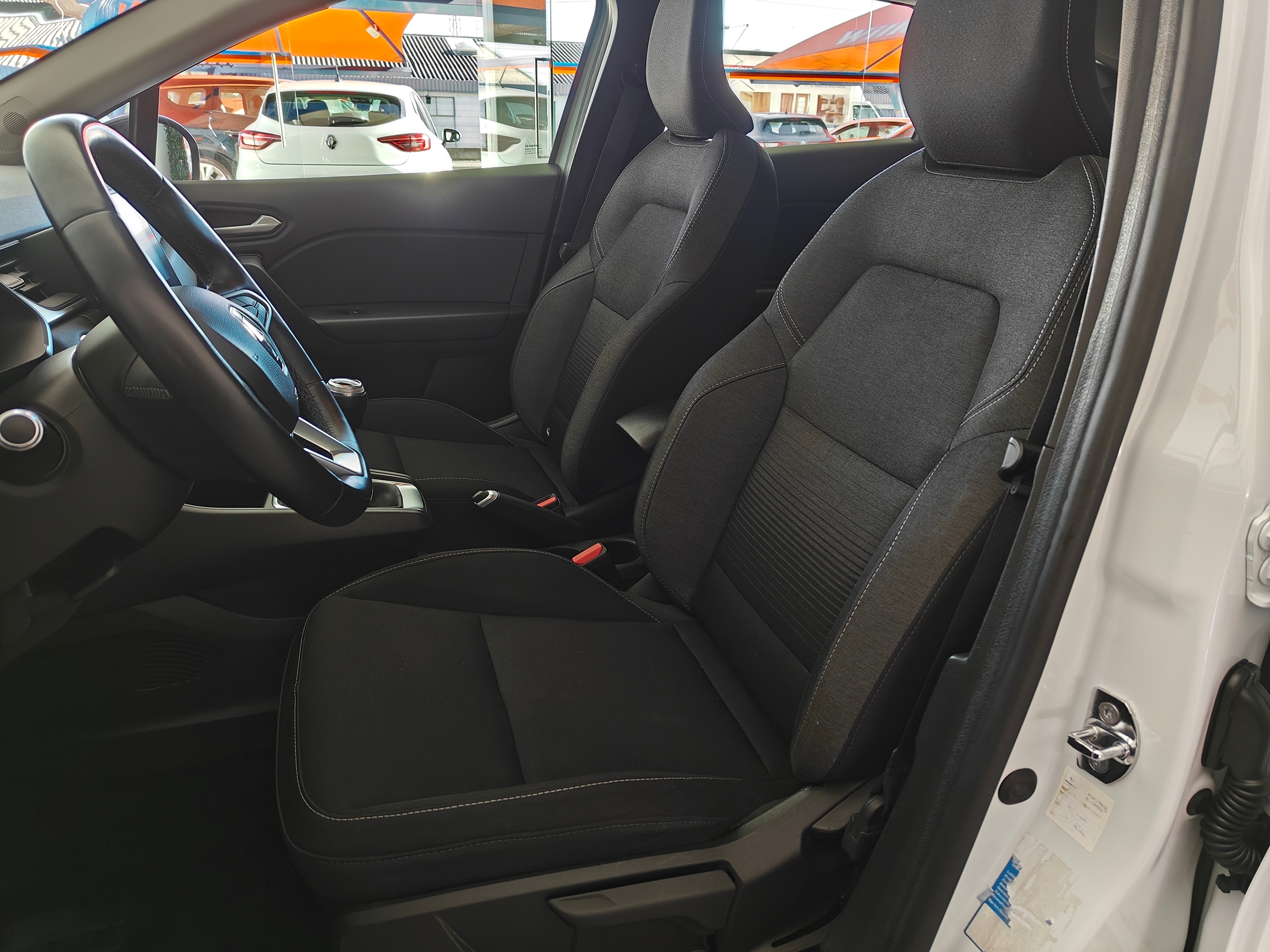 Renault Captur 0.9 Tce | Imagem 12