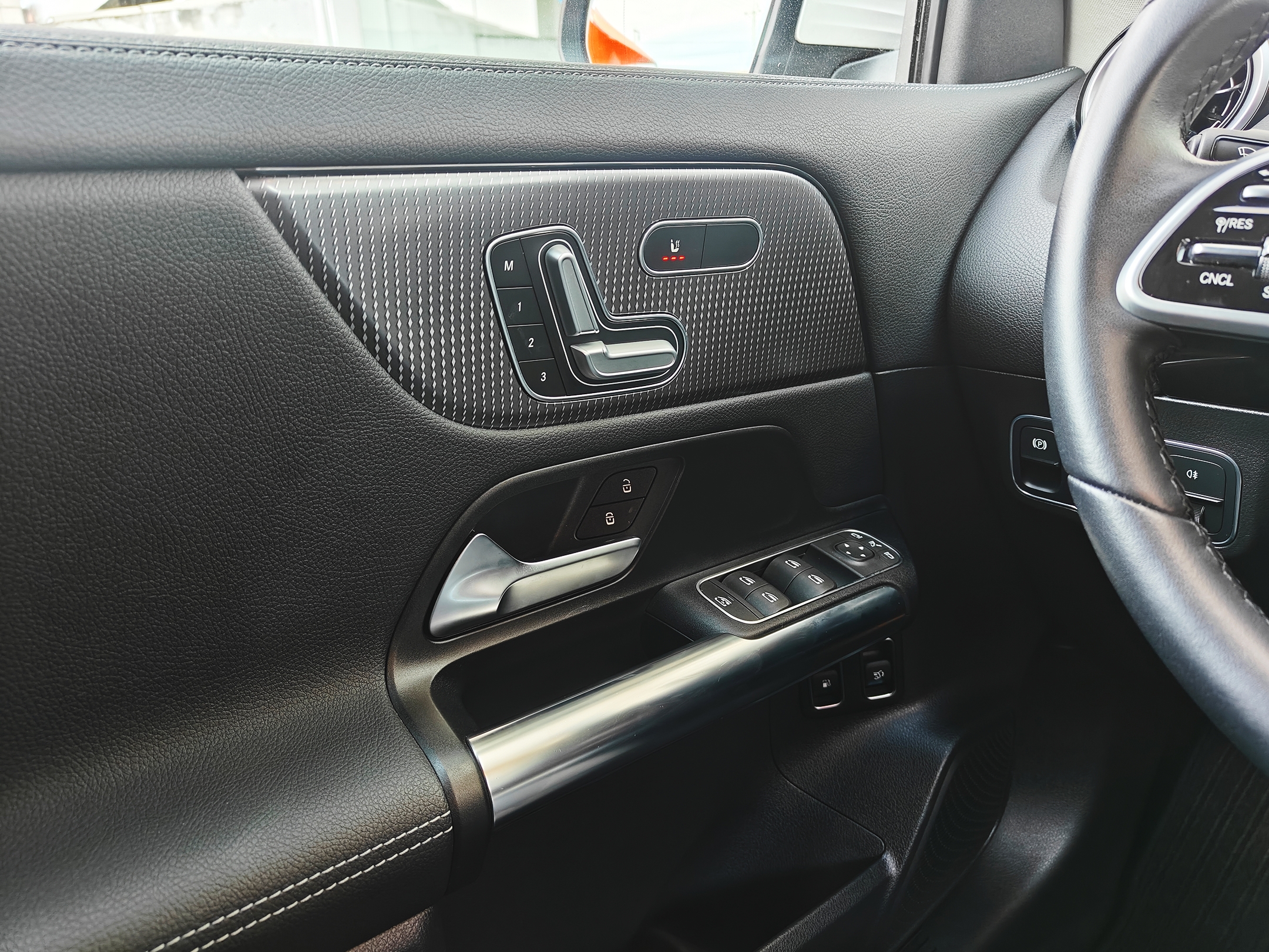 Mercedes-Benz GLA 250 e Progressive | Imagem 9