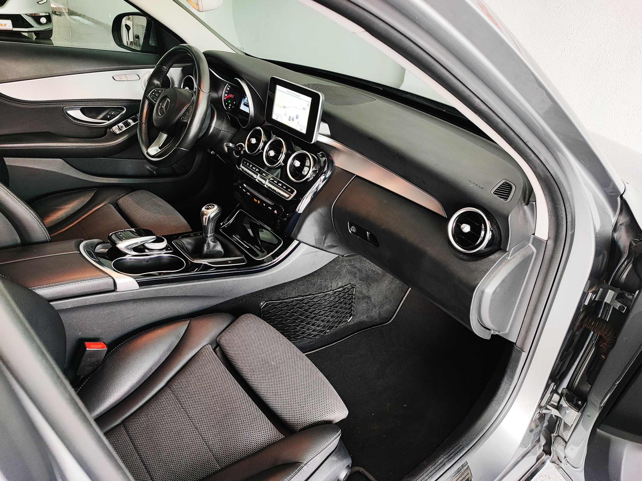 Mercedes-Benz C 220 Station Avantgarde | Imagem 8
