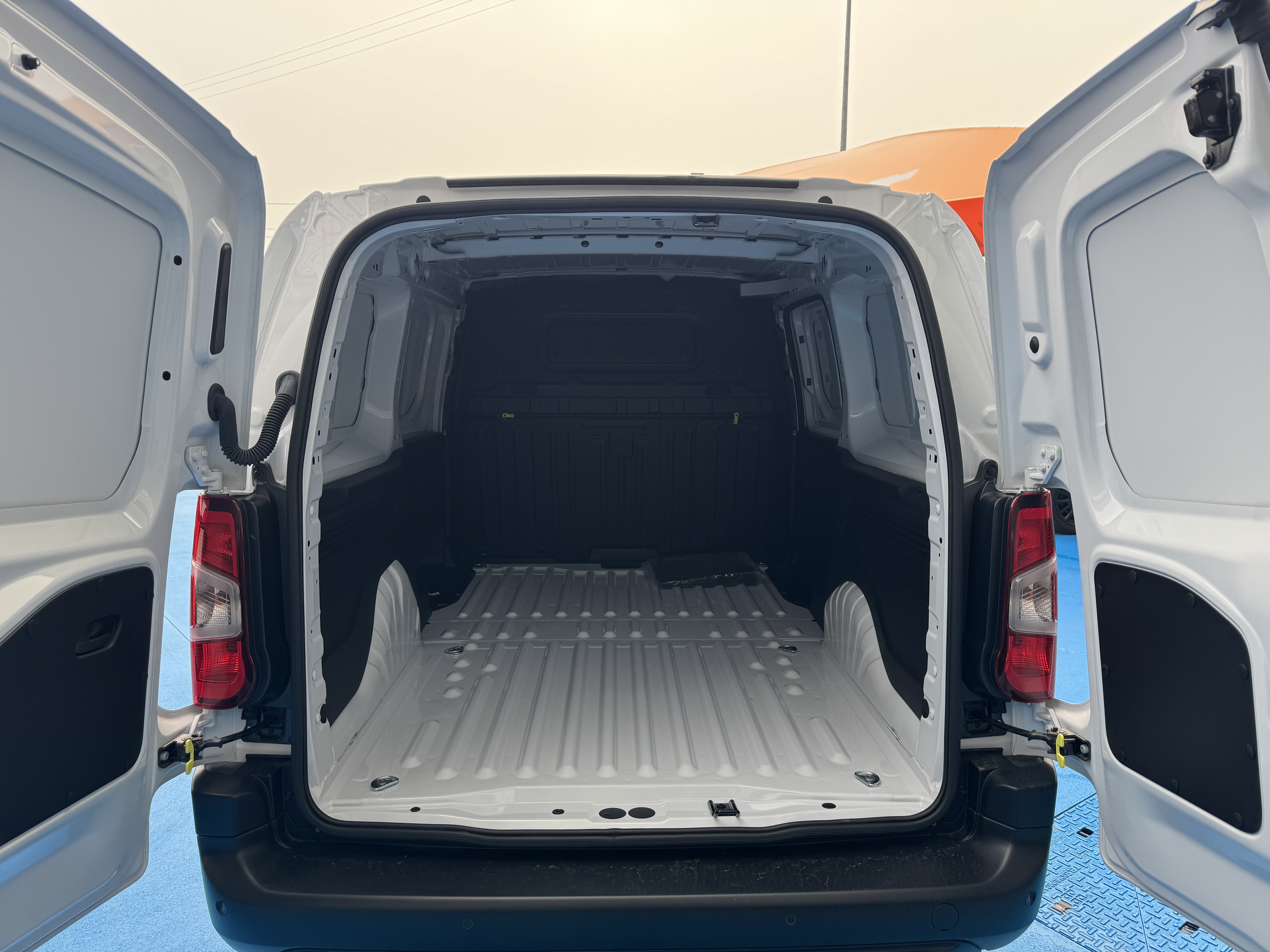 Peugeot Partner Longa 1.5 Blue Hdi L2H1 | Imagem 2