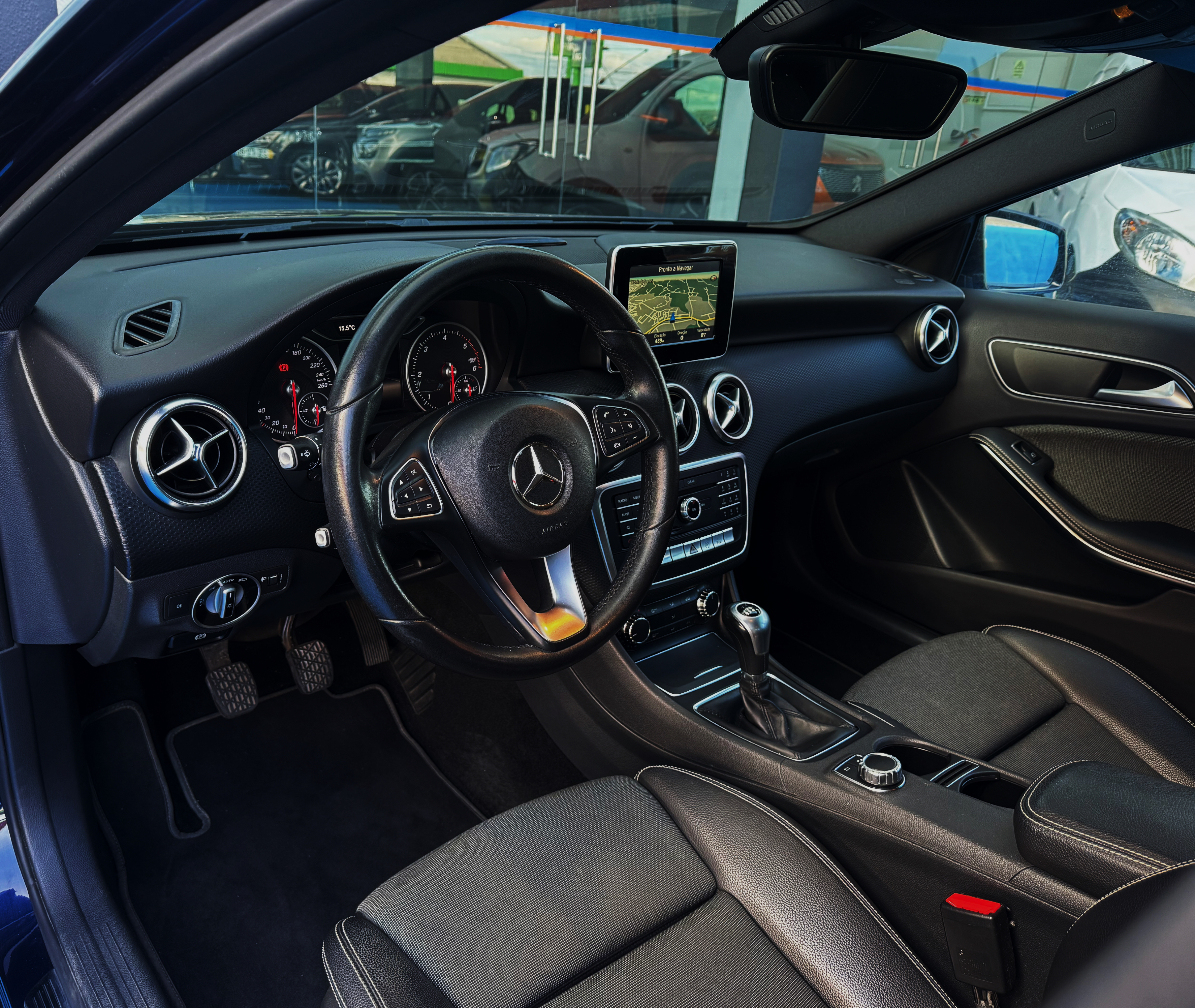 Mercedes-Benz A 180 d Urban | Imagem 7