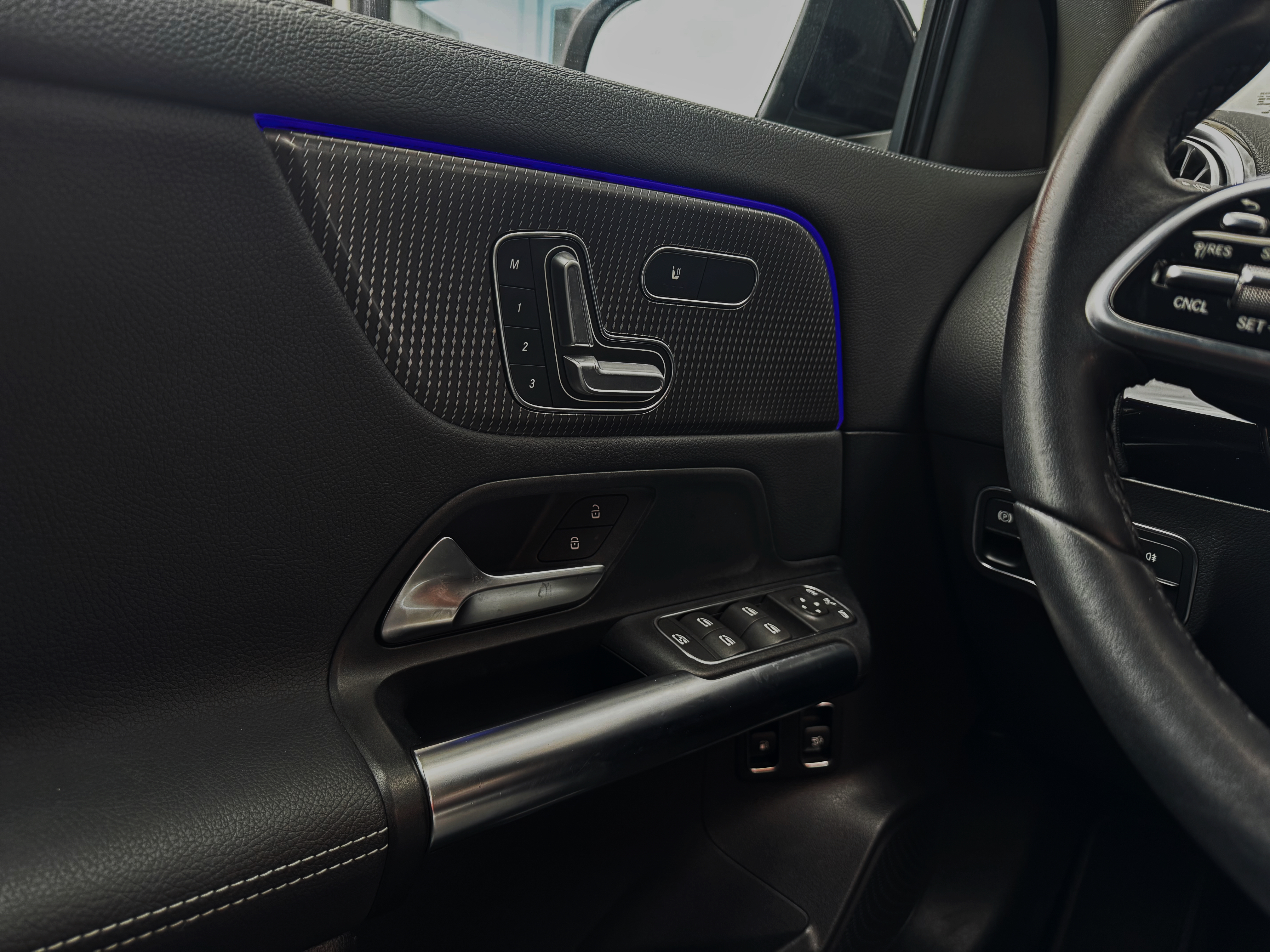 Mercedes-Benz GLA 250 e Progressive Pack Night | Imagem 13