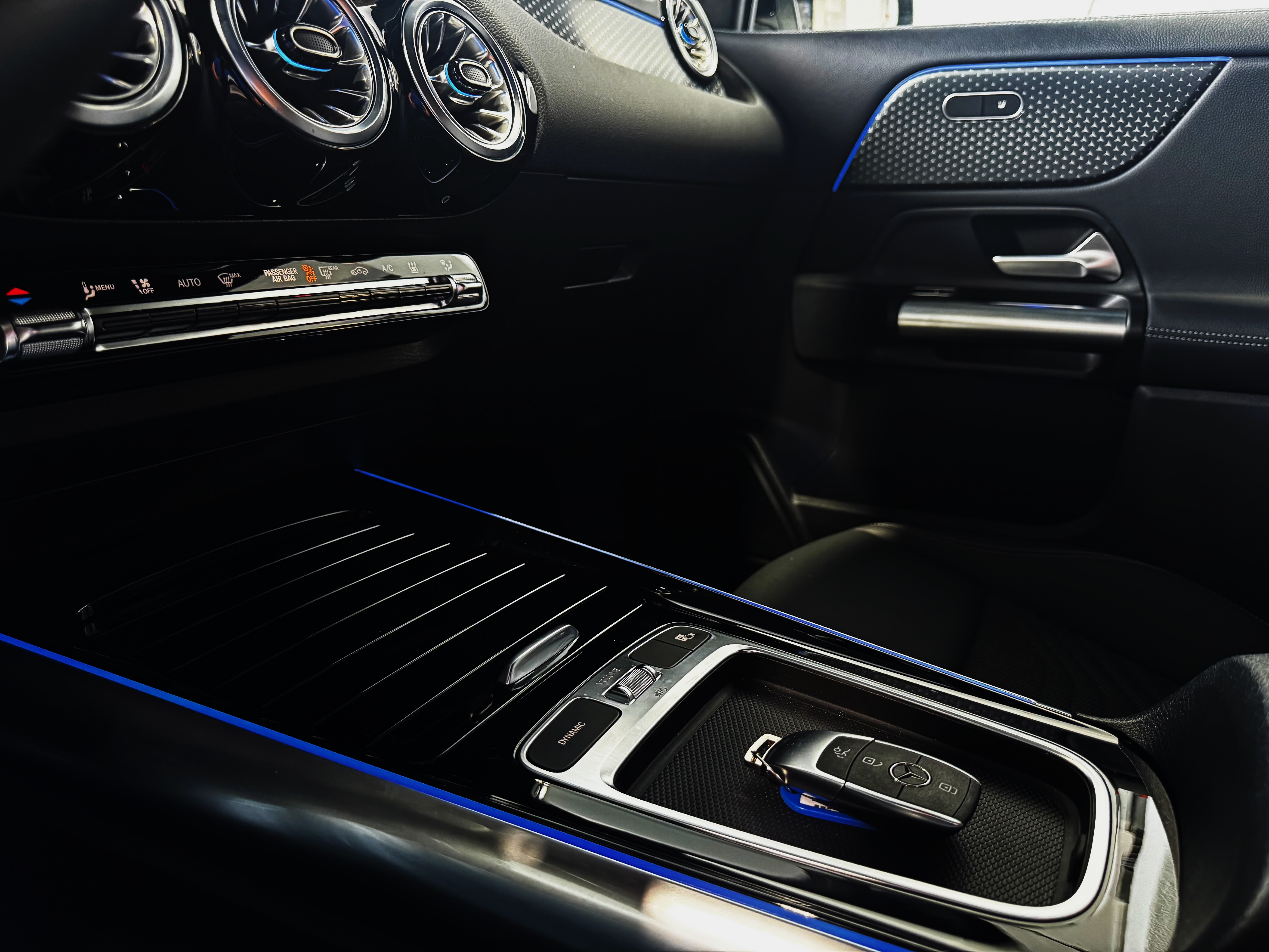 Mercedes-Benz EQA 300 4M Progressive | Imagem 12