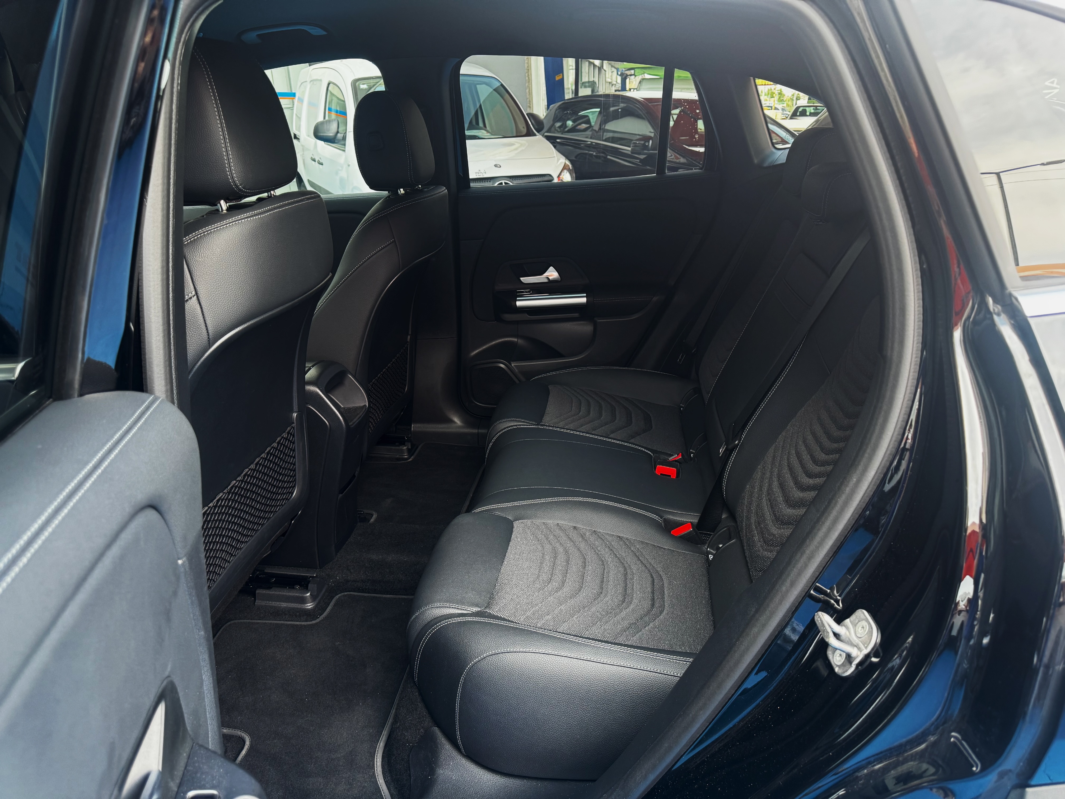 Mercedes-Benz EQA 300 4M Progressive | Imagem 17