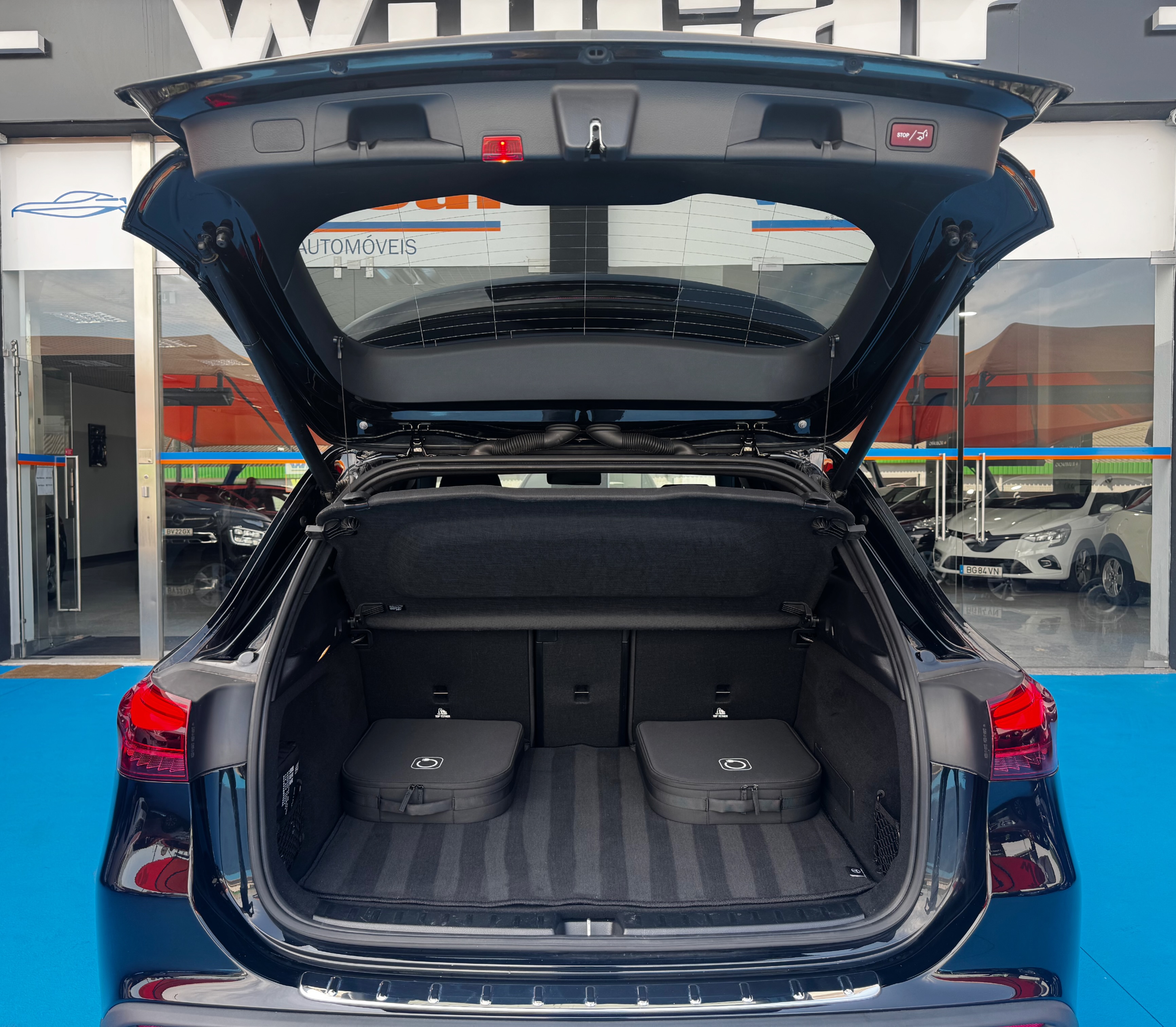 Mercedes-Benz EQA 300 4M Progressive | Imagem 4