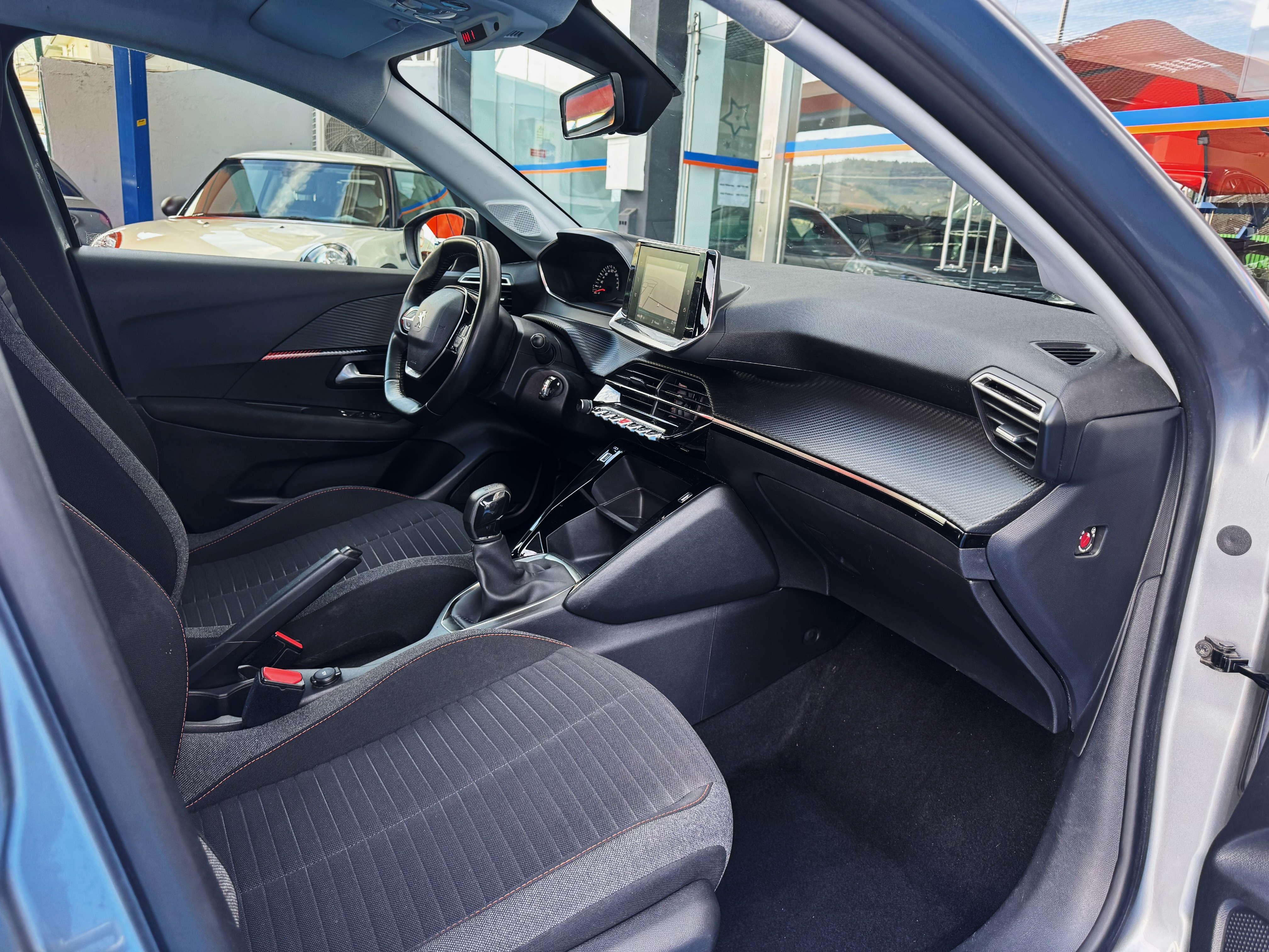 Peugeot 208 1.2 PureTech Active | Imagem 6