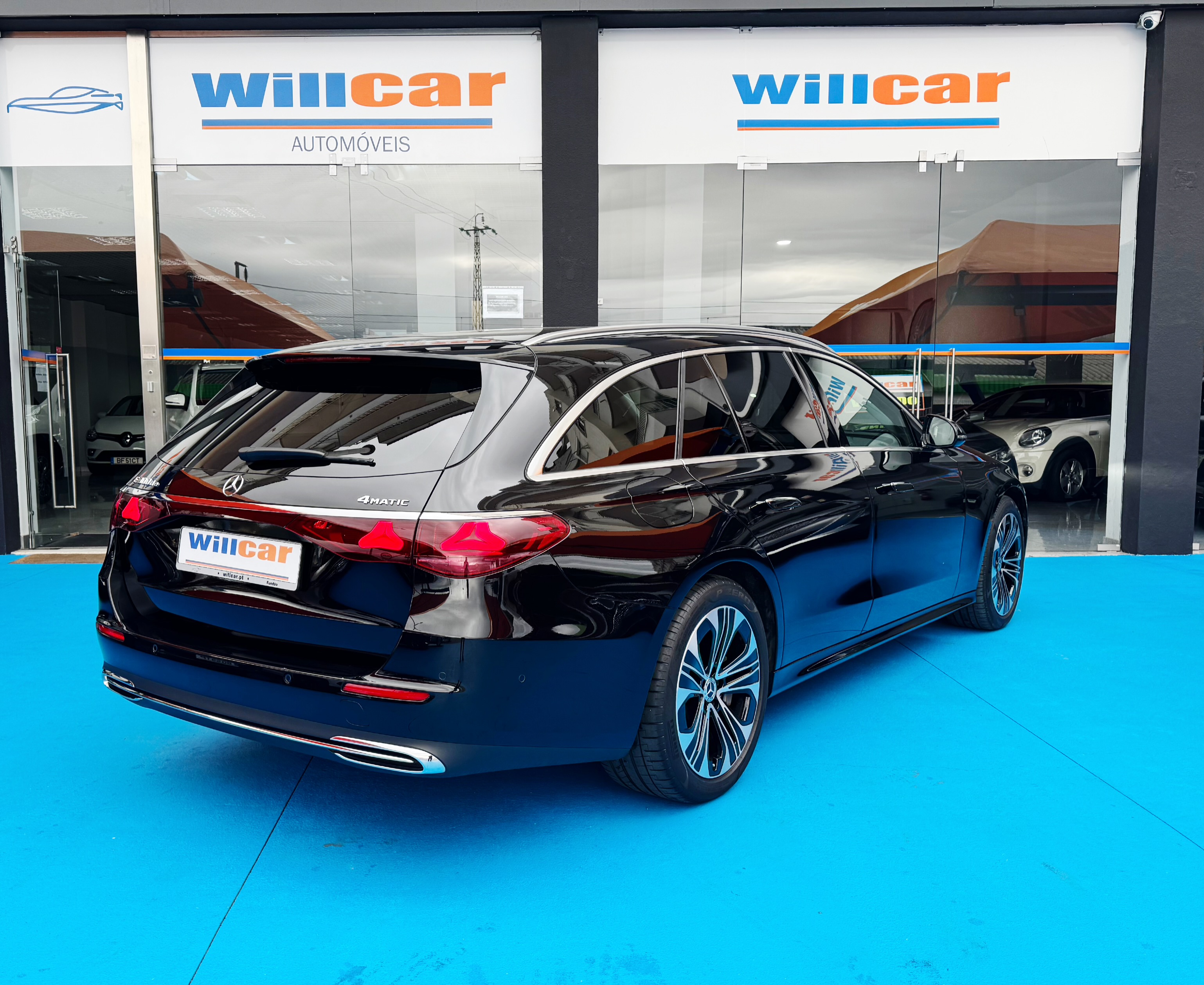 Mercedes-Benz E300 de  Avantgarde 4Matic | Imagem 3