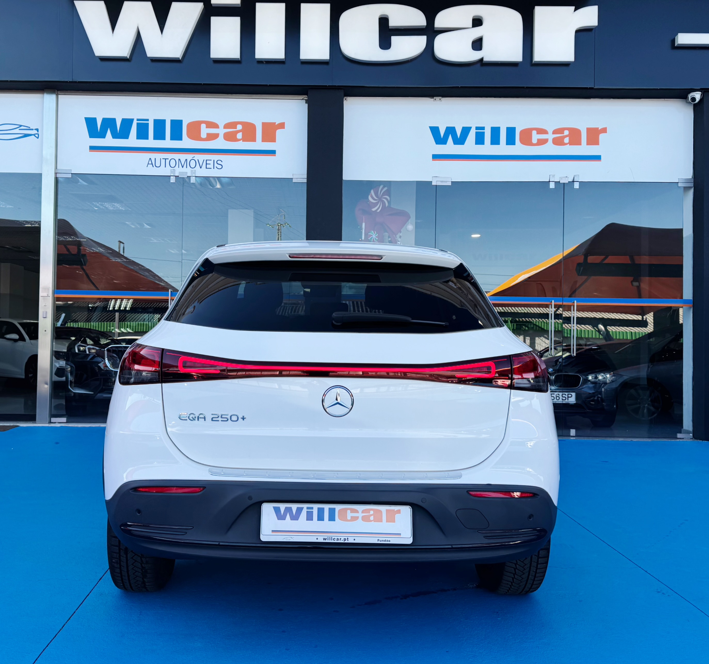 Mercedes-Benz EQA 250+ Progressive Pack Night | Imagem 3